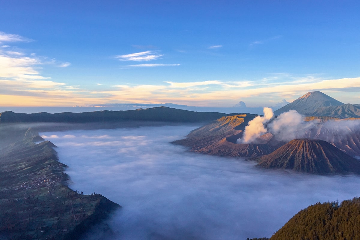 Le volcan  Bromo  sur l le de Java en Indon sie La Poze 